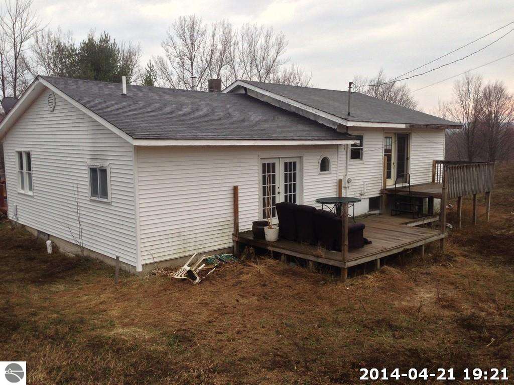 388 West River Road Traverse City, MI 49696 - Photo 2 of 19 1784674-1.JPG