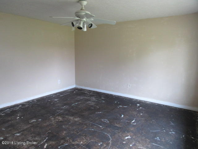 404 Dale Road Louisville, KY 40229 - Photo 7 of 26 IMG_3038