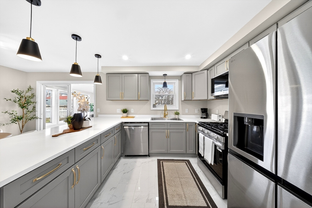 40 Duncan Street Fall River, MA 02721 - Photo 5 of 40