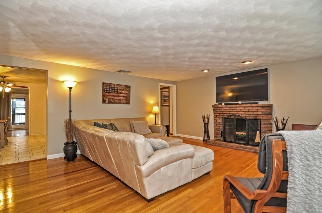 9 Forenza Road Peabody, MA 01960 - Photo 4 of 30 Gallery Image 4