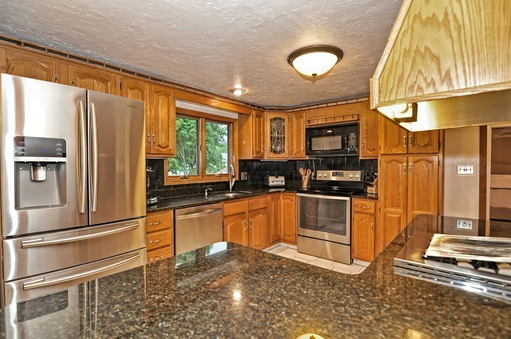 9 Forenza Road Peabody, MA 01960 - Photo 8 of 30 Gallery Image 8