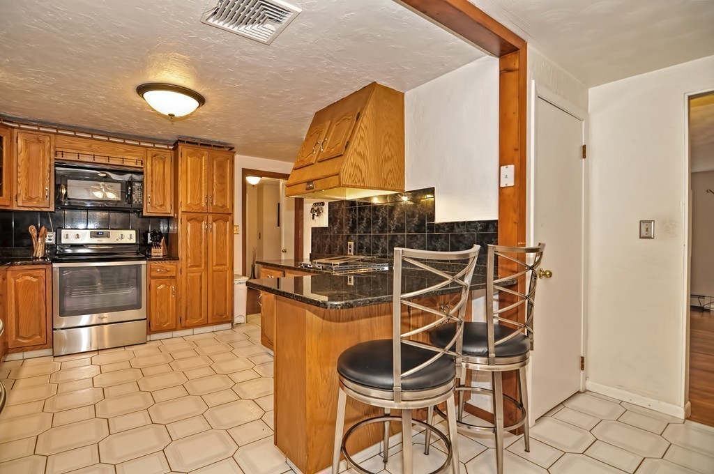9 Forenza Road Peabody, MA 01960 - Photo 9 of 30 Gallery Image 9