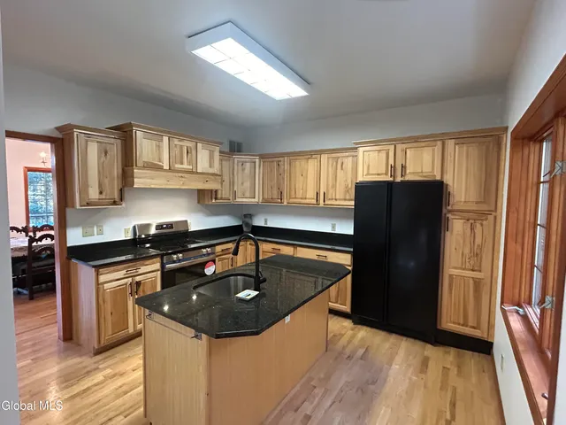 $839,900 | 553 Potter Hill Road, Bolton, NY 12814