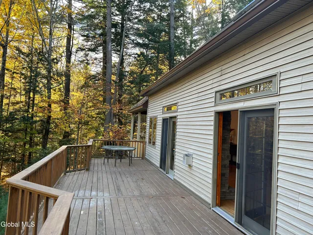 $839,900 | 553 Potter Hill Road, Bolton, NY 12814