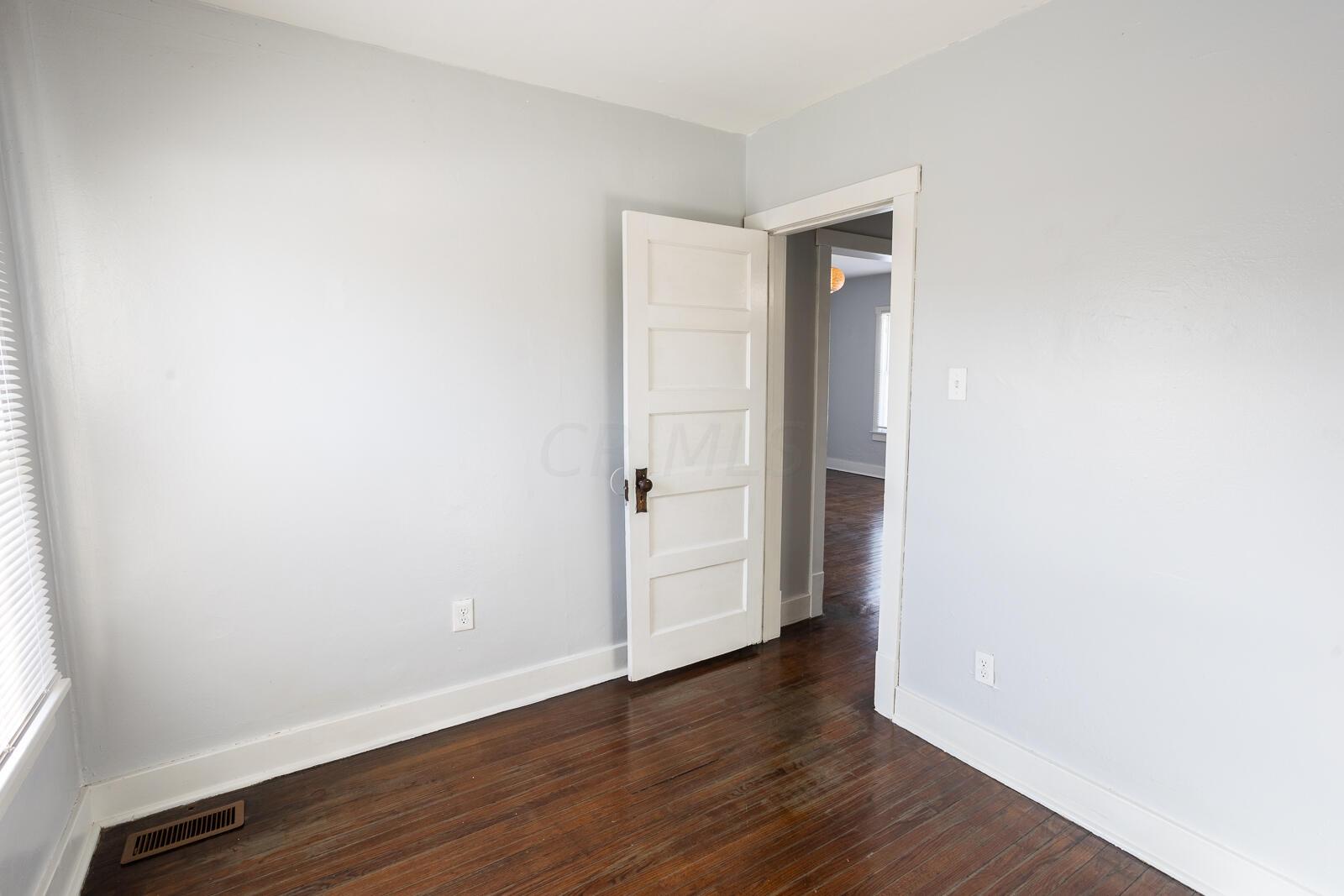 1300 Hart Road Columbus, OH 43223 - Photo 14 of 23 Bedroom 3