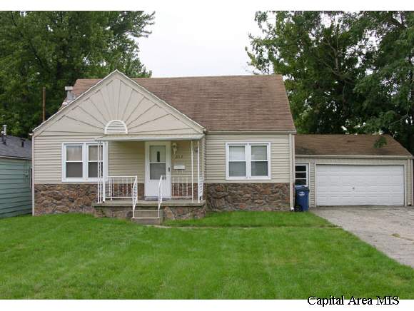 2112 East Converse Street Springfield, IL 62702 - Photo 1 of 4