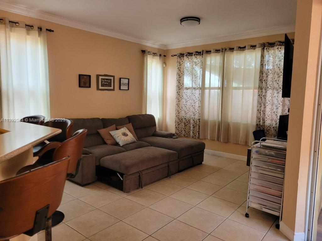 2324 Northeast 37th Terrace Homestead, FL 33033 - Photo 12 of 20