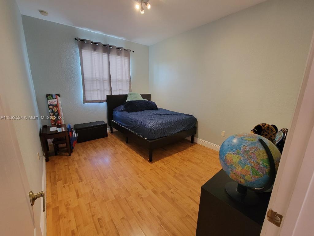 2324 Northeast 37th Terrace Homestead, FL 33033 - Photo 15 of 20