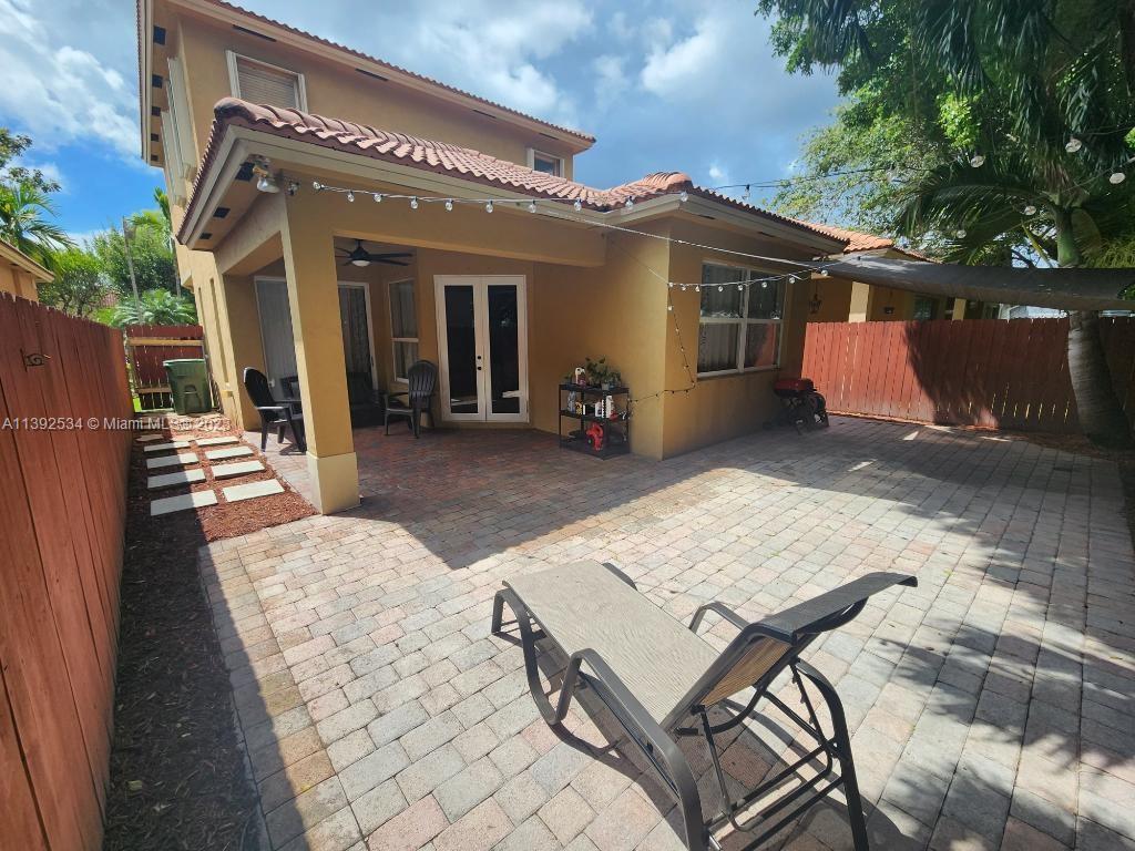 2324 Northeast 37th Terrace Homestead, FL 33033 - Photo 2 of 20