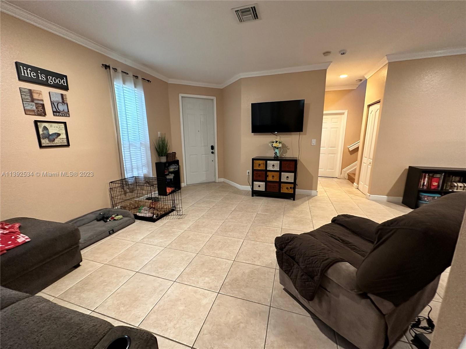 2324 Northeast 37th Terrace Homestead, FL 33033 - Photo 5 of 20