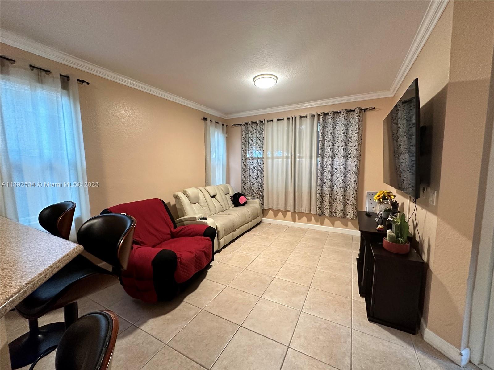 2324 Northeast 37th Terrace Homestead, FL 33033 - Photo 7 of 20
