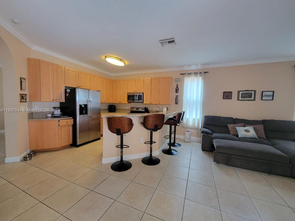 2324 Northeast 37th Terrace Homestead, FL 33033 - Photo 8 of 20