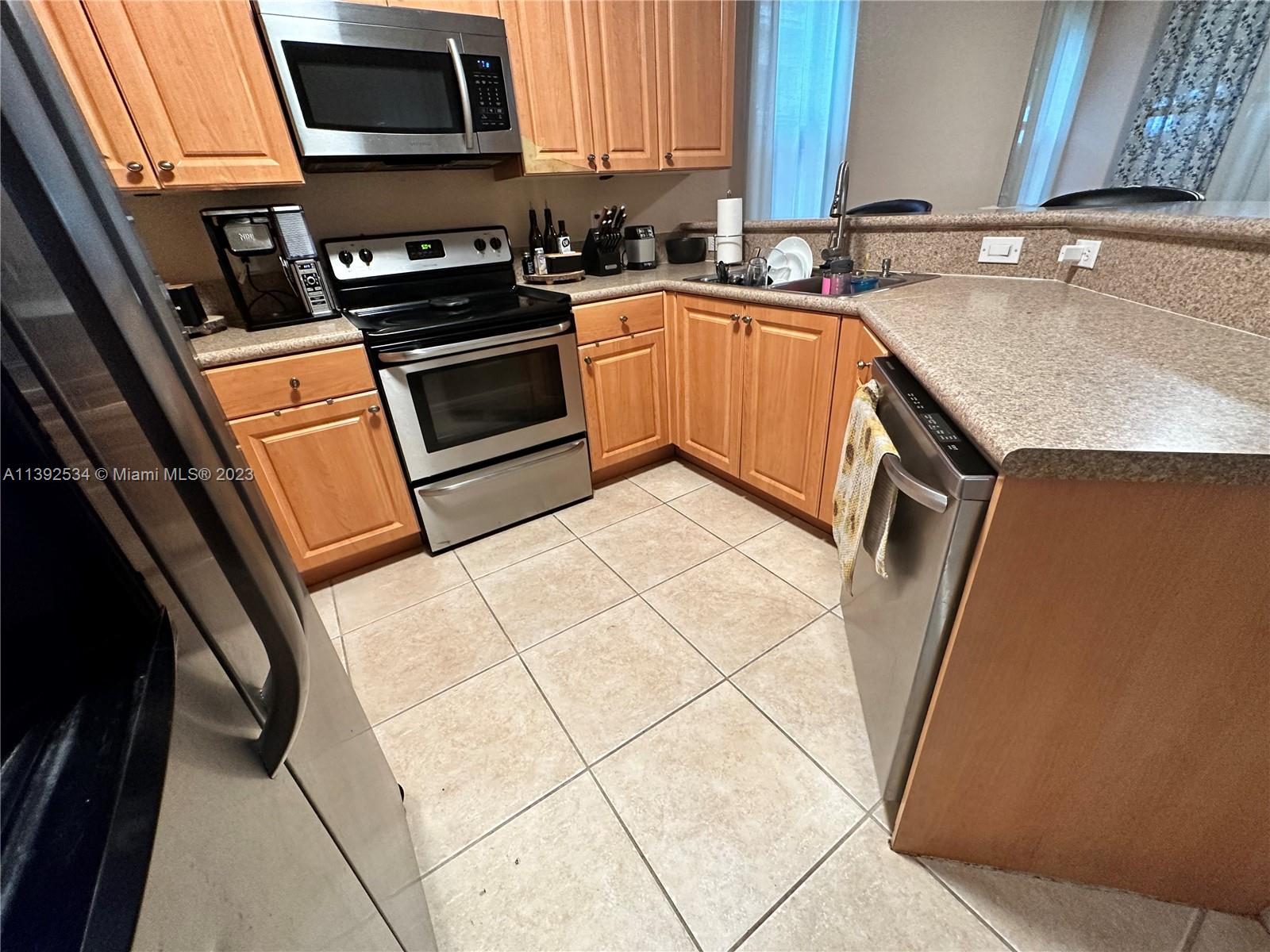 2324 Northeast 37th Terrace Homestead, FL 33033 - Photo 10 of 20