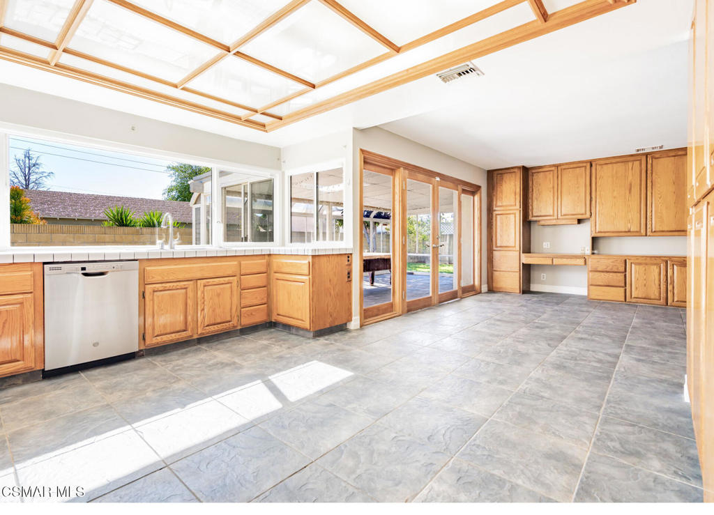 3648 Woodhaven Street Simi Valley, CA 93063 - Photo 10 of 30