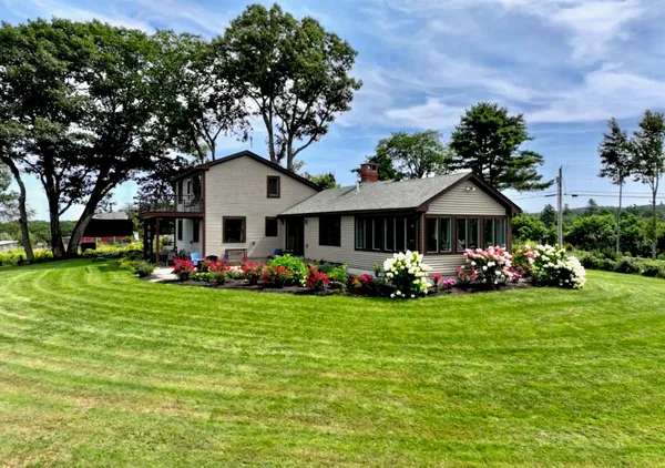 $1,048,000 | 152 Evans Road, Barnstead, NH 03218