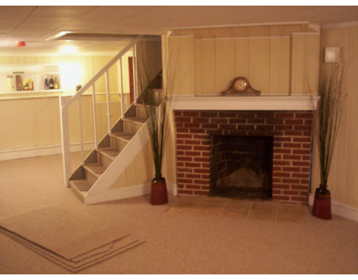 238 Atwater Road Springfield, MA 01107 - Photo 12 of 16 Gallery Image 12