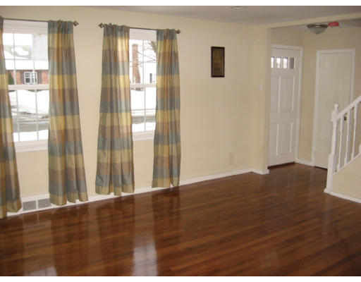 238 Atwater Road Springfield, MA 01107 - Photo 3 of 16 Gallery Image 3