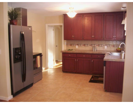 238 Atwater Road Springfield, MA 01107 - Photo 4 of 16 Gallery Image 4
