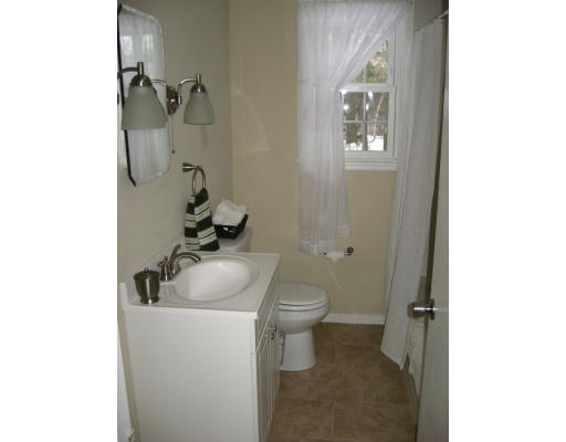 238 Atwater Road Springfield, MA 01107 - Photo 8 of 16 Gallery Image 8