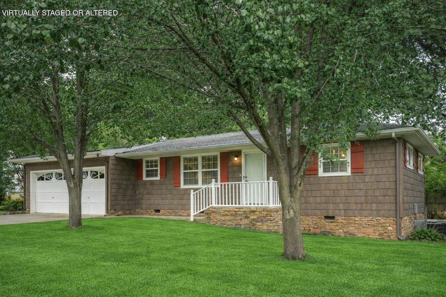 8323 Oak Drive Chattanooga, TN 37421 - Photo 1 of 21 Exterior