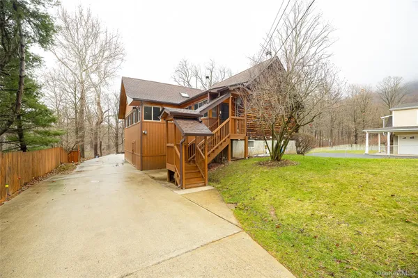 $695,000 | 21 Old Town Road, Beacon, NY 12508