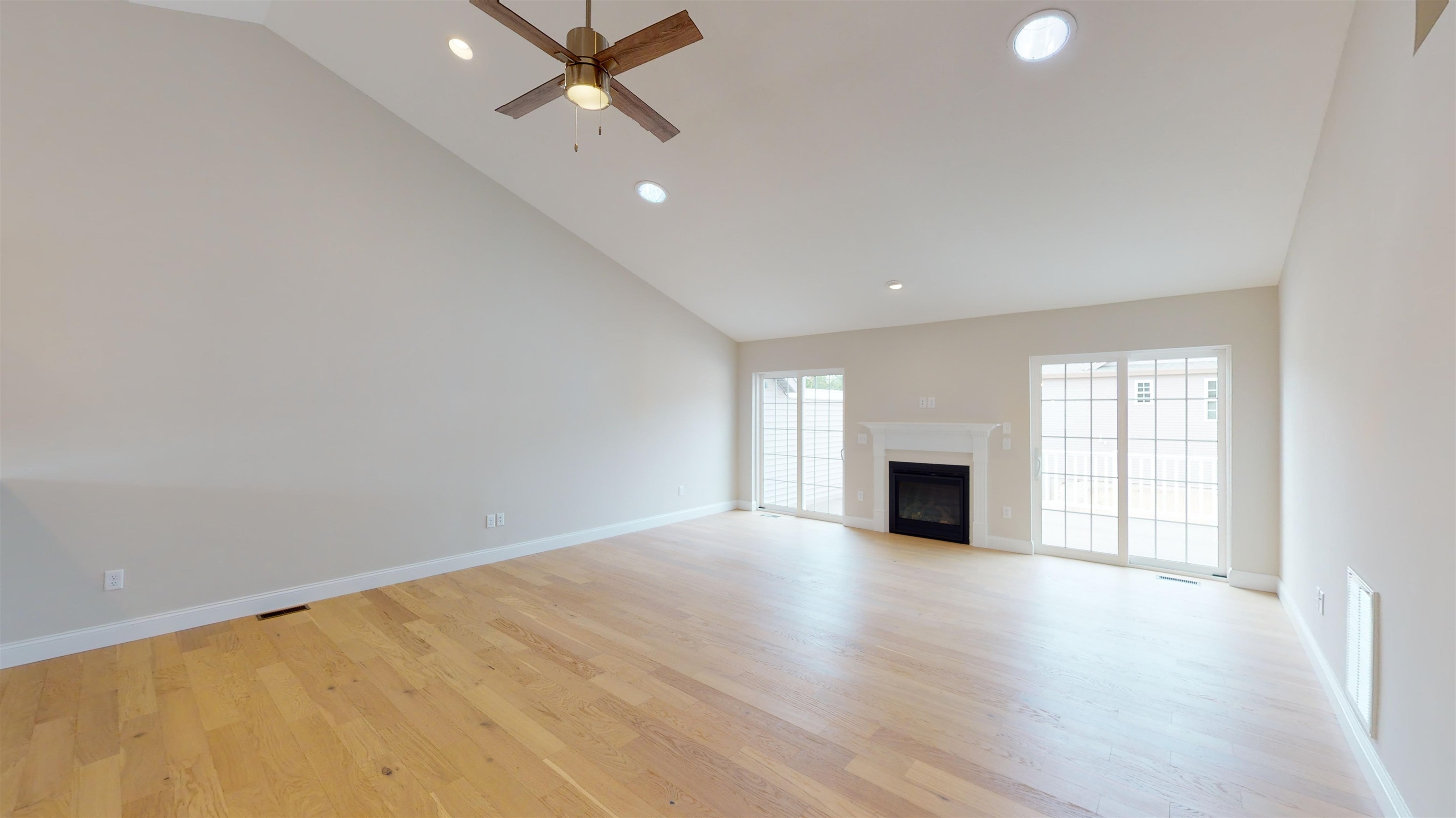 1 A Connor Court, Unit 1A Epping, NH 03042 - Photo 8 of 25