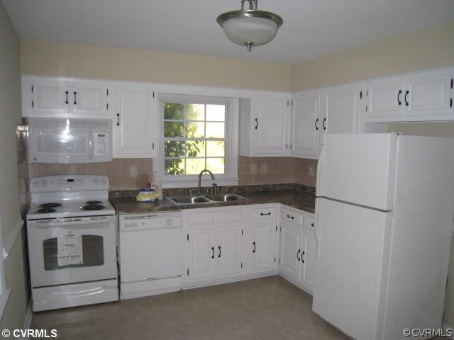 10339 Gould Hill Road Hanover, VA 23069 - Photo 3 of 4 Kitchen