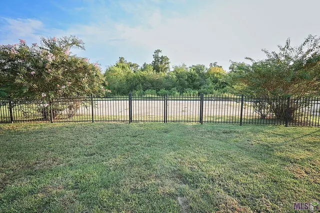 $150,000 | 11408 River Highlands Drive, St. Amant, LA 70774