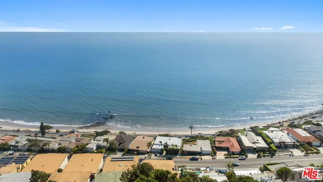 $1,375,000 | 18111 Coastline Drive, Unit 1, Malibu, CA 90265