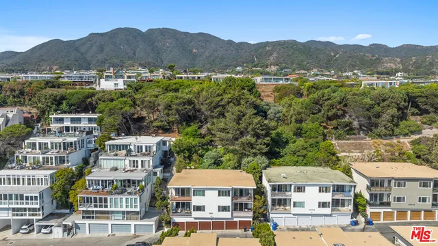 $1,375,000 | 18111 Coastline Drive, Unit 1, Malibu, CA 90265