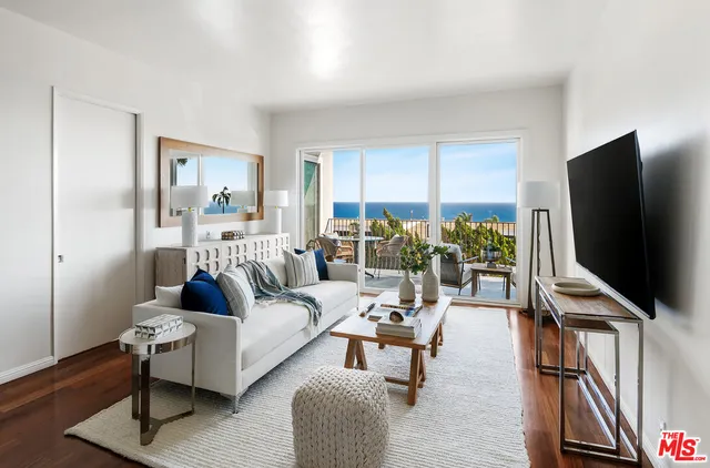 $1,375,000 | 18111 Coastline Drive, Unit 1, Malibu, CA 90265