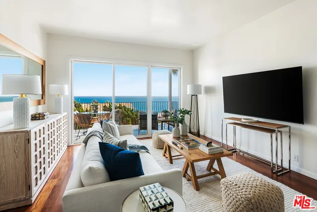 $1,375,000 | 18111 Coastline Drive, Unit 1, Malibu, CA 90265