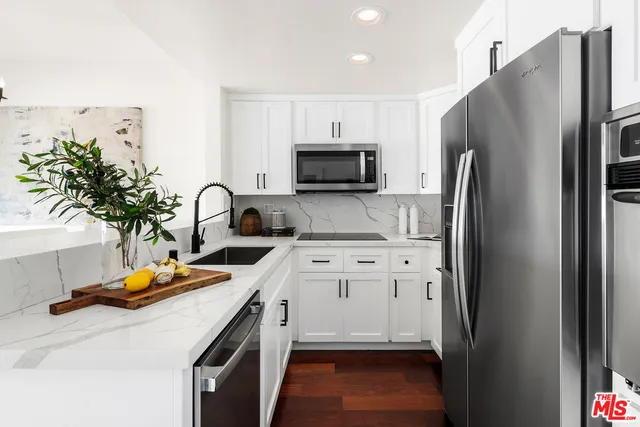 $1,375,000 | 18111 Coastline Drive, Unit 1, Malibu, CA 90265