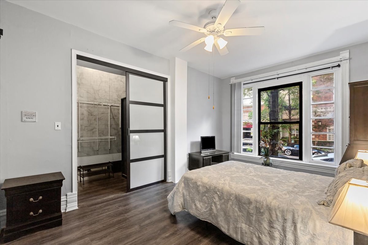 14 West Chestnut Street, Unit 1F Chicago, IL 60610 - Photo 6 of 10