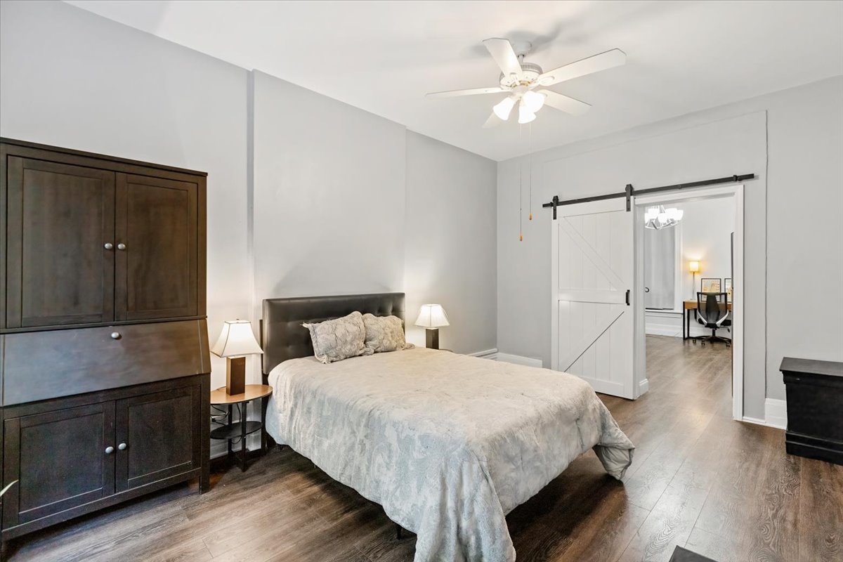 14 West Chestnut Street, Unit 1F Chicago, IL 60610 - Photo 9 of 10