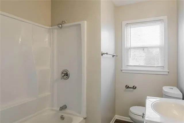 $1,750 | 6115 West 74th Street, Overland Park, KS 66204