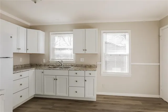 $1,750 | 6115 West 74th Street, Overland Park, KS 66204