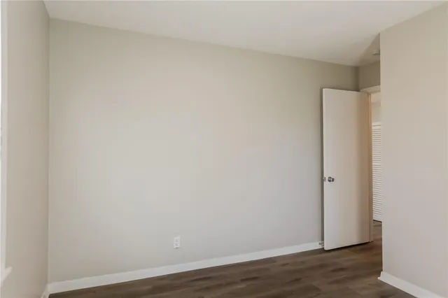 $1,750 | 6115 West 74th Street, Overland Park, KS 66204