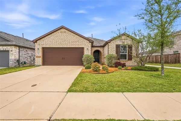 $2,300 | 960 Tule Drive, Aubrey, TX 76227