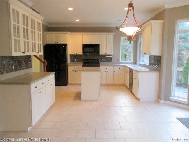 2432 Jackson Drive Rochester, MI 48309 - Photo 10 of 41 Jackson Kitchen & Nook.jpg