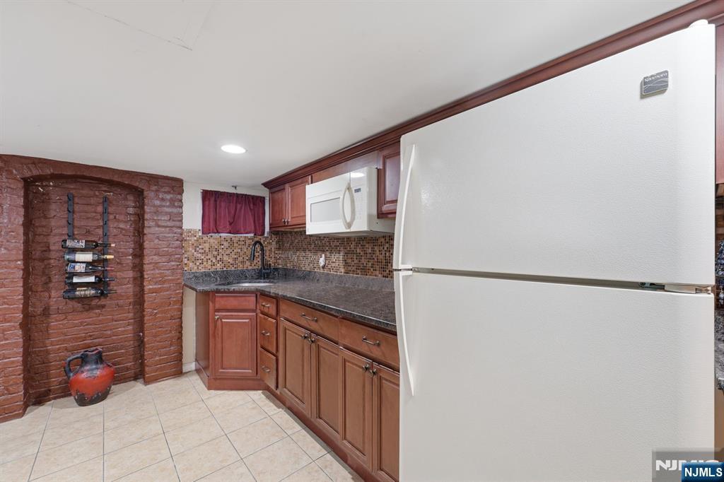 385 Berkeley Avenue Bloomfield, NJ 07003 - Photo 25 of 39