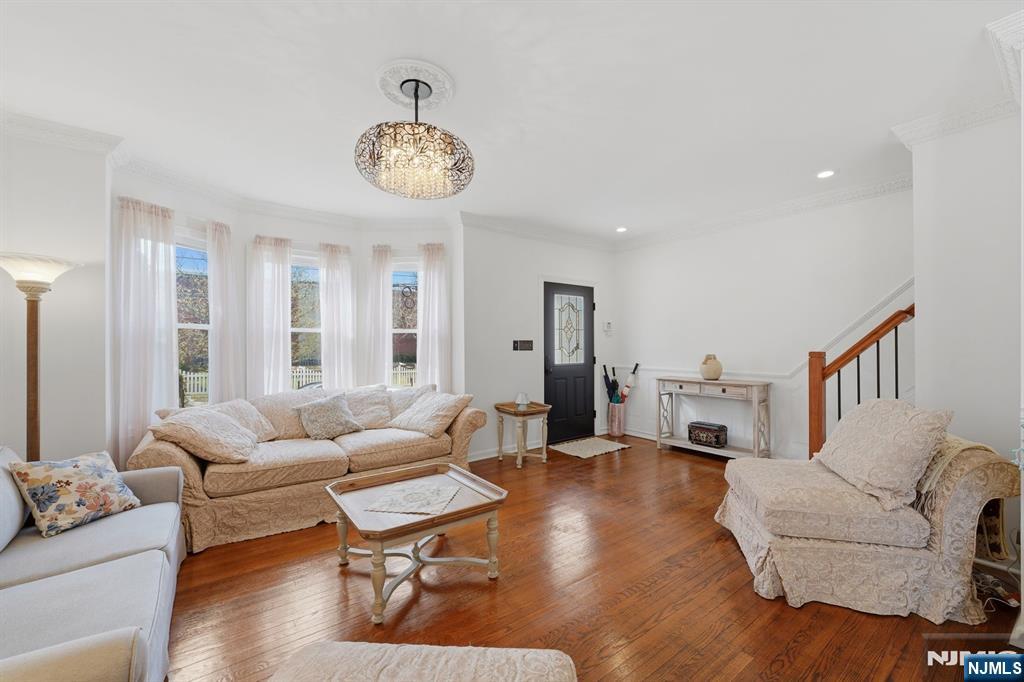 385 Berkeley Avenue Bloomfield, NJ 07003 - Photo 5 of 39