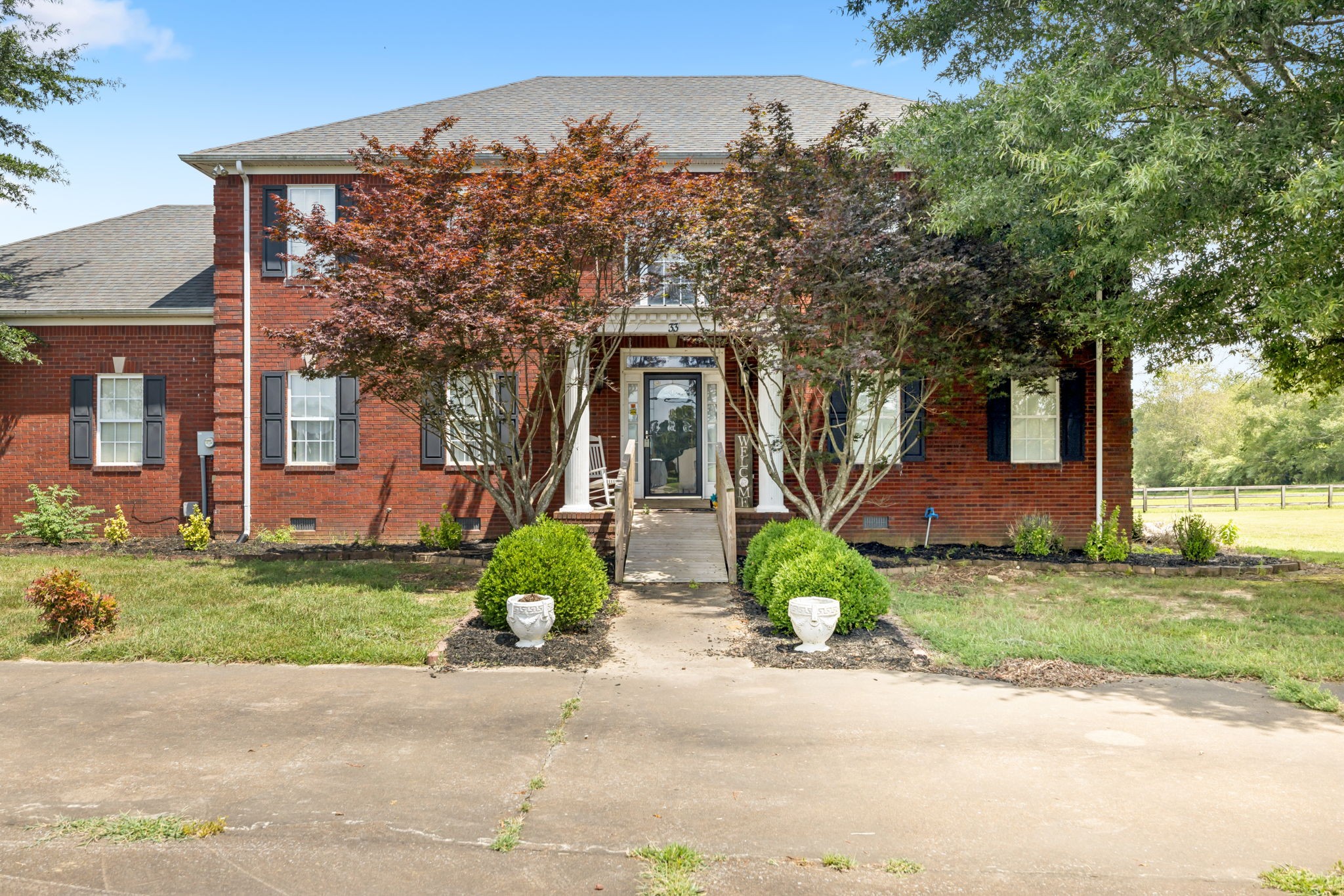 33 Bishop Road Lawrenceburg, TN 38464 - Photo 40 of 87 front view of house with a yard
