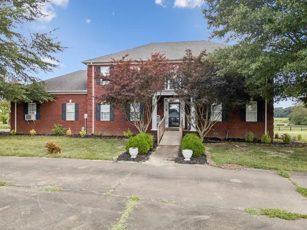 $525,000 | 33 Bishop Road, Lawrenceburg, TN 38464