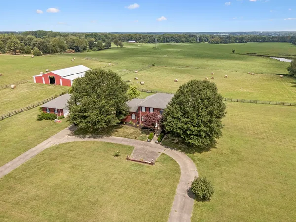 $525,000 | 33 Bishop Road, Lawrenceburg, TN 38464