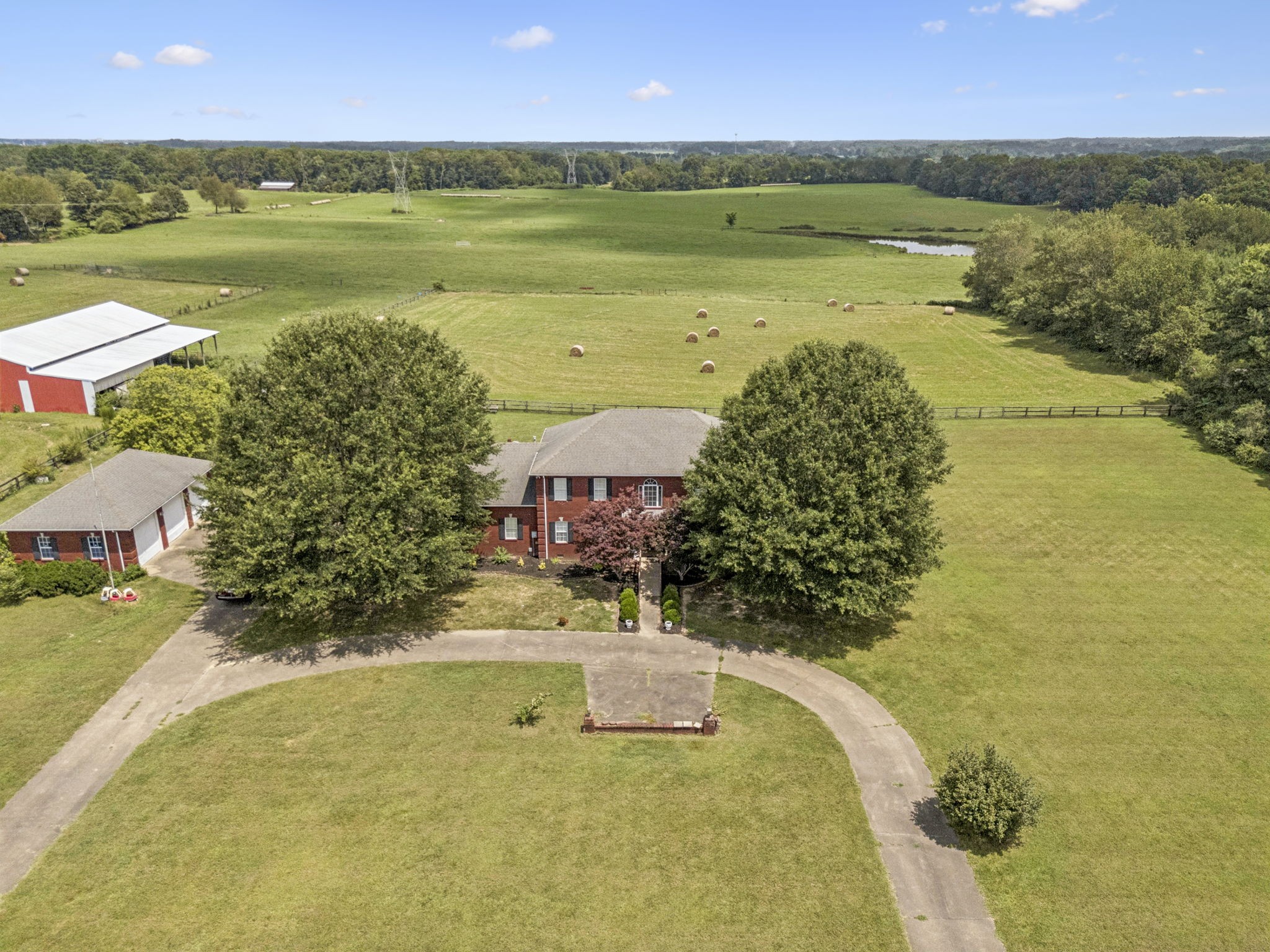33 Bishop Road Lawrenceburg, TN 38464 - Photo 66 of 87 a view of an ocean and city