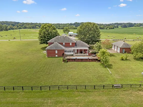 $525,000 | 33 Bishop Road, Lawrenceburg, TN 38464