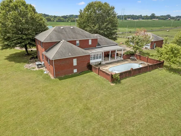 $525,000 | 33 Bishop Road, Lawrenceburg, TN 38464