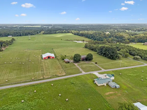 $525,000 | 33 Bishop Road, Lawrenceburg, TN 38464