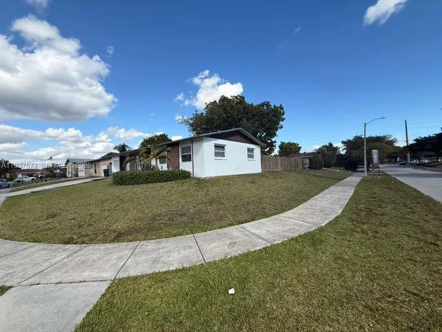 $3,000 | 15563 Southwest 107th Place, Unit 1, Miami, FL 33157